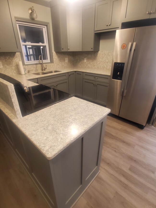 702 Freelandville Ave, Bicknell, IN 47512 - photo 4