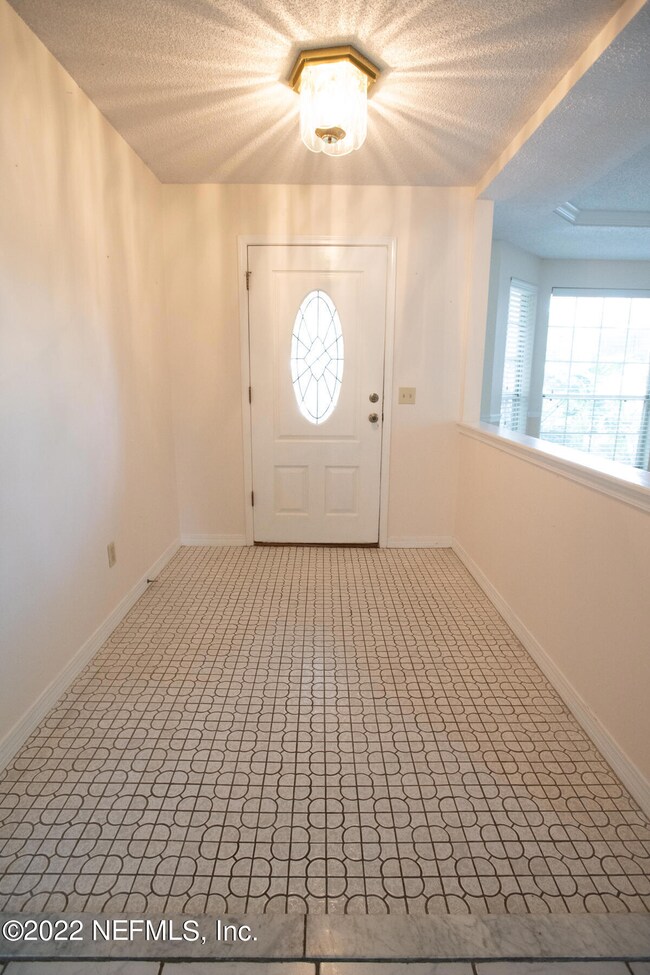 6249 Leeward Ct-56