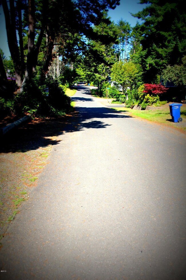 527 & 535 SE Quay Ave, Lincoln City, OR 97367 - photo 6