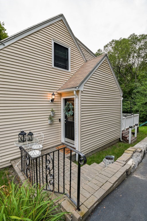 11 Brewster Rd, Worcester, MA 01602 - photo 5