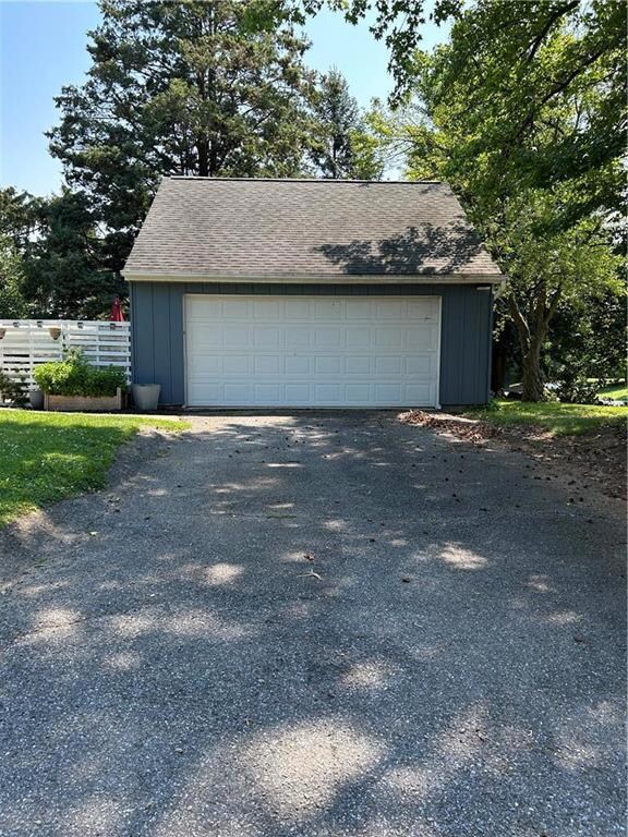 Detached Garage