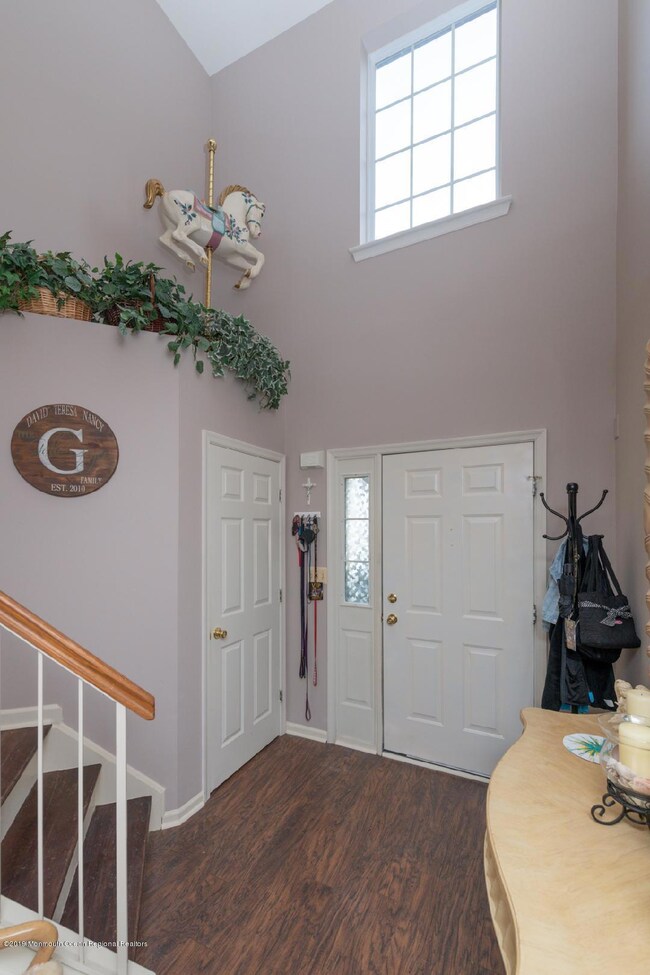 95 Heron Ct, Manalapan, NJ 07726 - photo 4