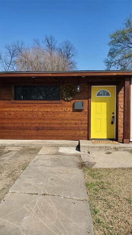 945 Highland Dr, Grand Prairie, TX 75051 - photo 4