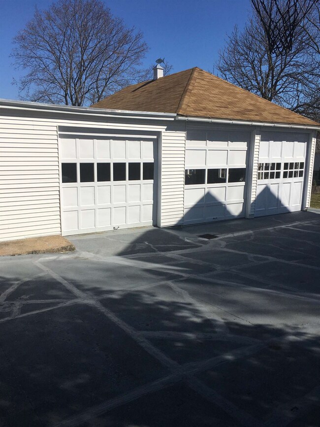 176 Norfolk St, Manchester, NH 03103 - photo 4