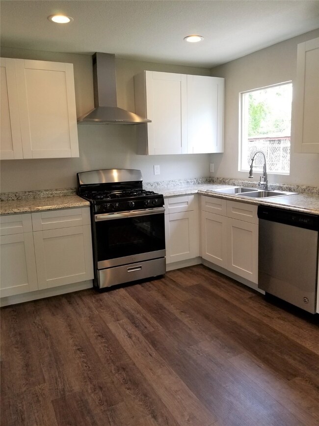 4914 Earline St, Houston, TX 77016 - photo 4