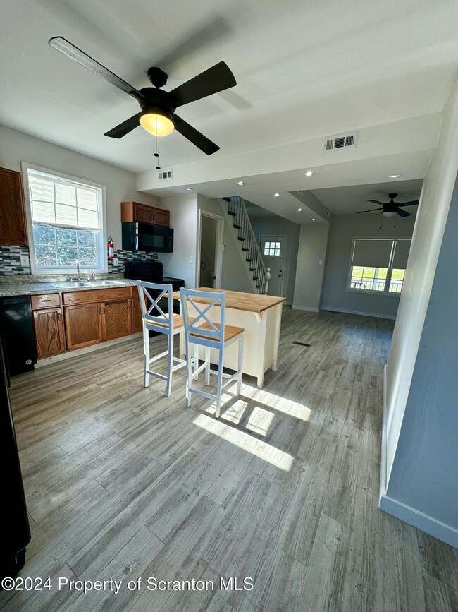 156 5th St unit L 9, Mayfield, PA 18433 - photo 5