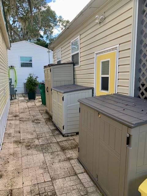 38706 Daughtery Rd unit 13, Zephyrhills, FL 33540 - photo 3