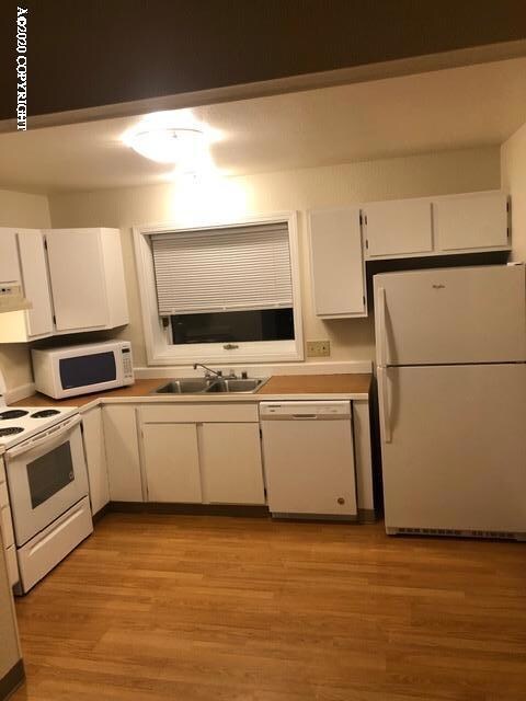 250 Ponderosa Loop unit 4, Wasilla, AK 99654 - photo 3