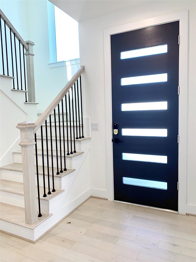 1751 Ojeman Spring Ln, Houston, TX 77055 - photo 5