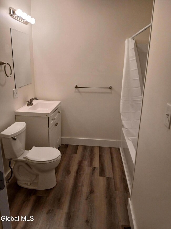 405 3rd Ave unit 1 R, Watervliet, NY 12189 - photo 4