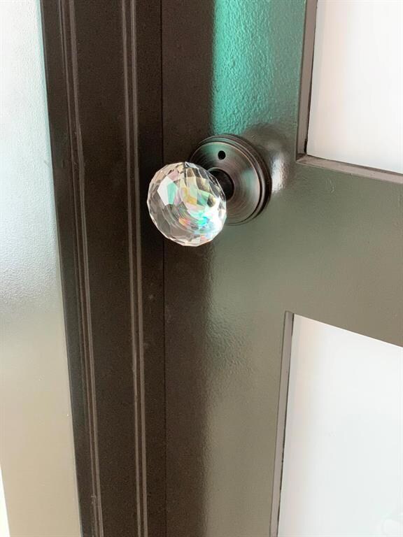 Crystal door knobs