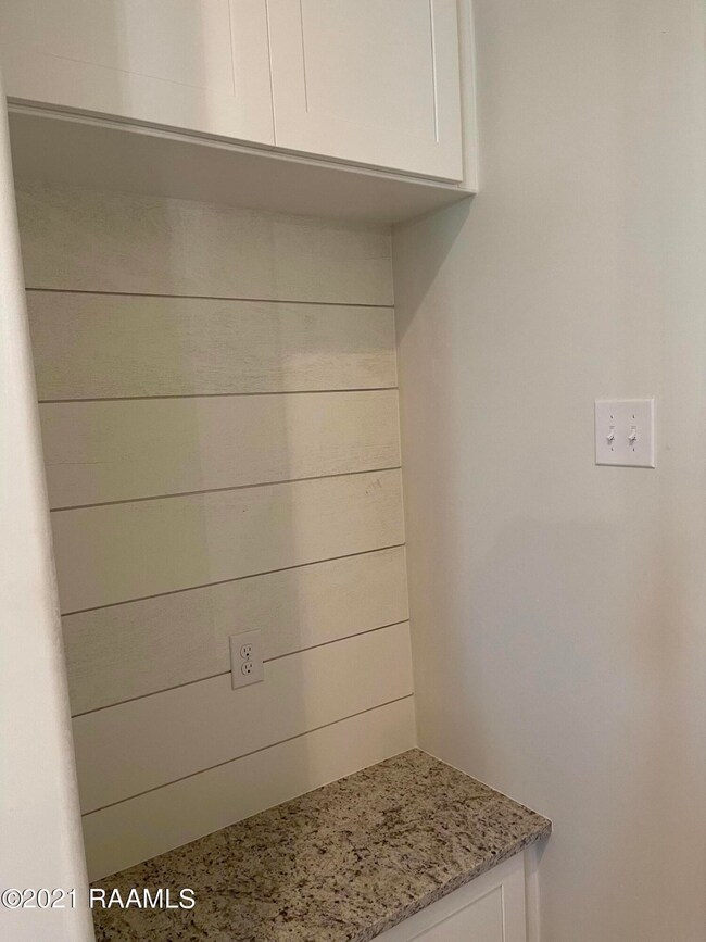 E8EF6E7C-F679-4B26-B51F-B0E1A509D6B0