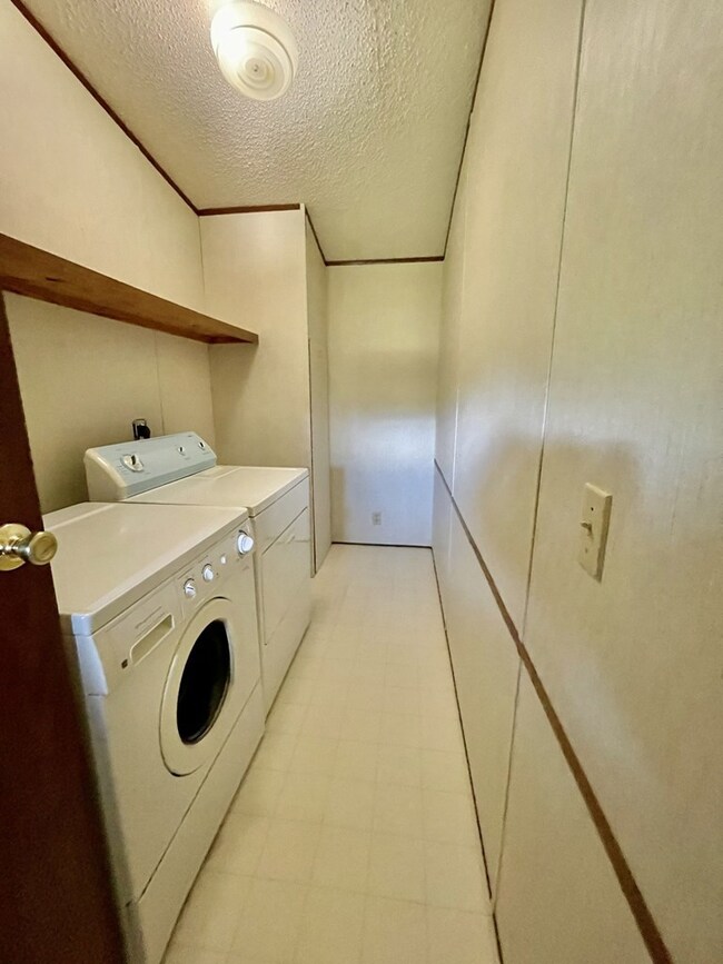 1829 Long Creek Rd, Dover, TN 37058 - photo 5