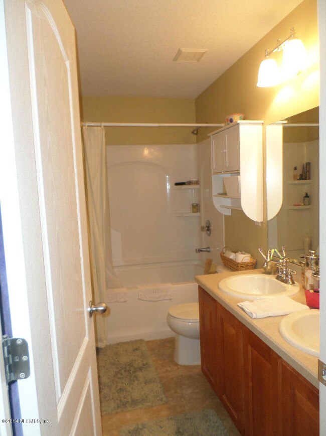 2299 Sunset Bluff Dr, Jacksonville, FL 32216 - photo 4