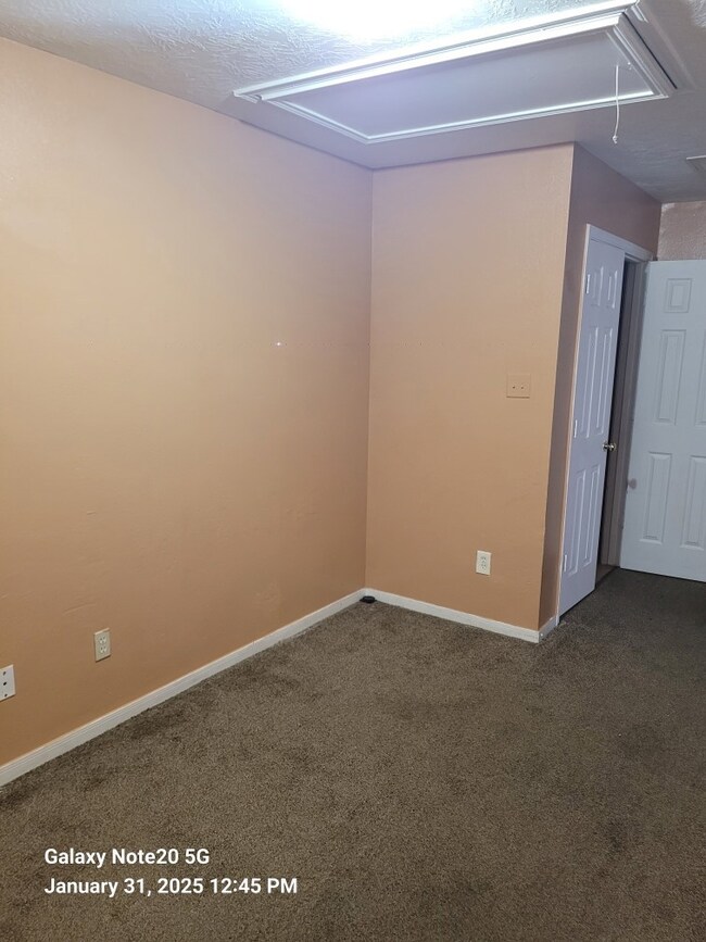 4732 Clover St unit B, Houston, TX 77033 - photo 3