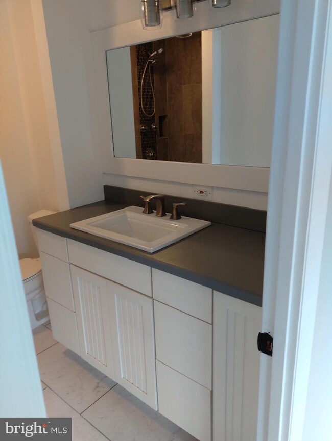 3043 Mission Square Dr, Fairfax, VA 22031 - photo 5