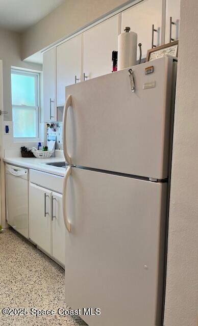 Kitchen w Dishwasher