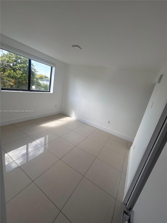 829 SW 18th Ave unit 309, Miami, FL 33135 - photo 7