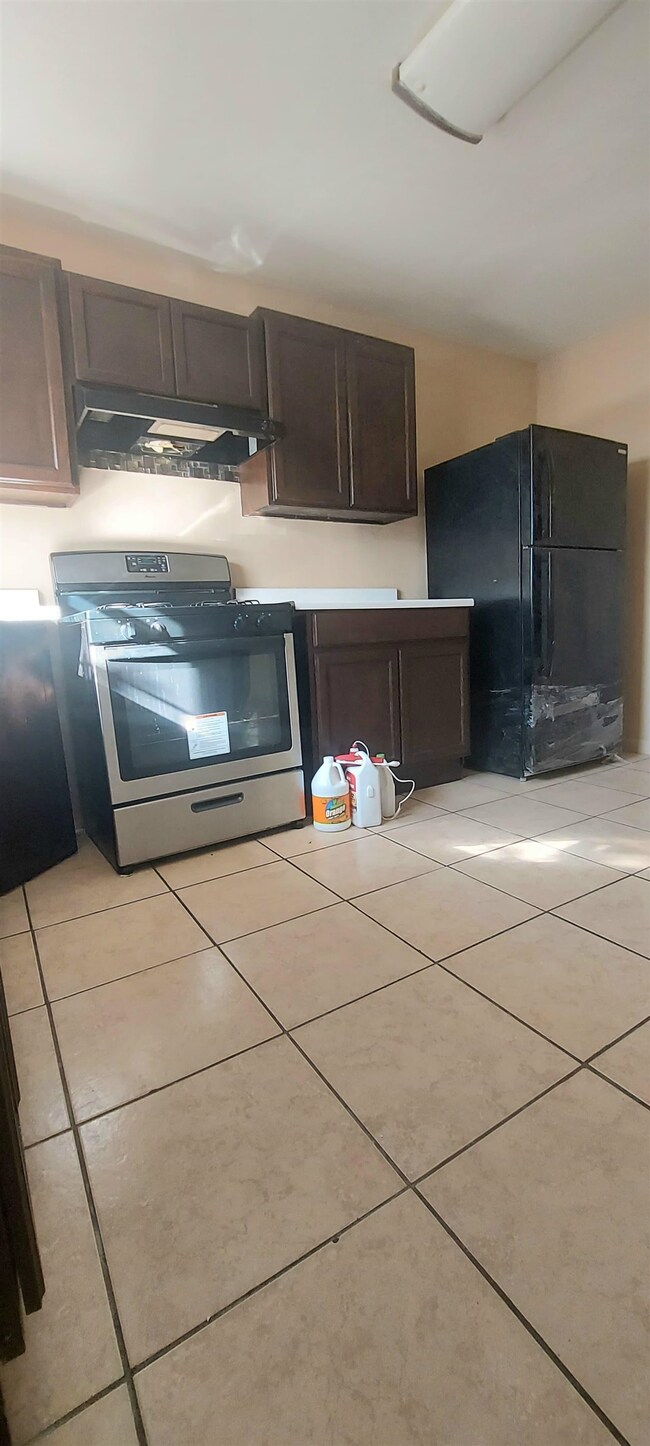 207 Arco Iris Rd unit 3, Laredo, TX 78043 - photo 6