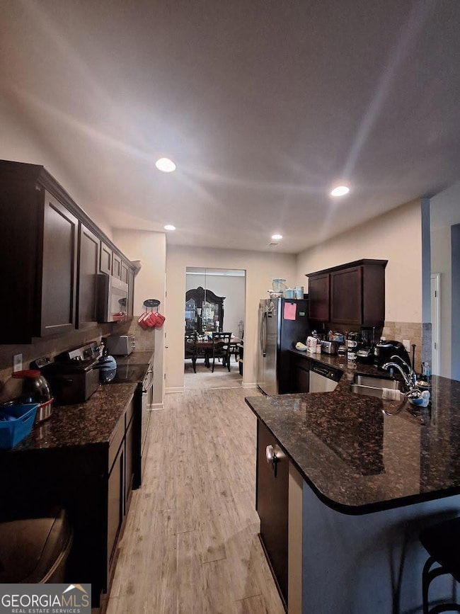 279 Sapphire Bend, Riverdale, GA 30296 - photo 2