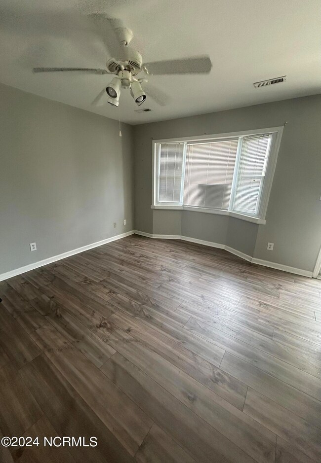 2300 Vineyard Dr Living Room2