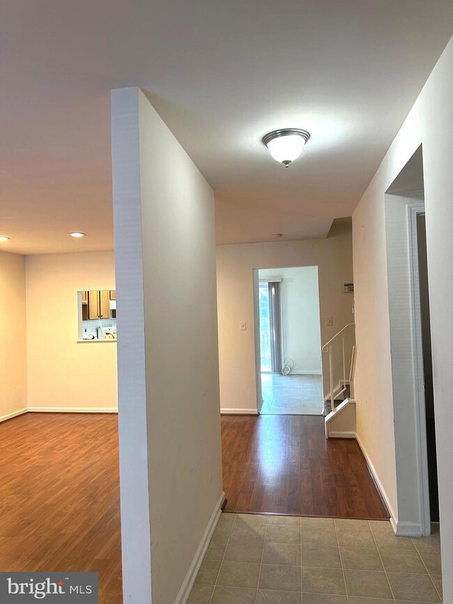 16262 Taconic Cir, Dumfries, VA 22025 - photo 4