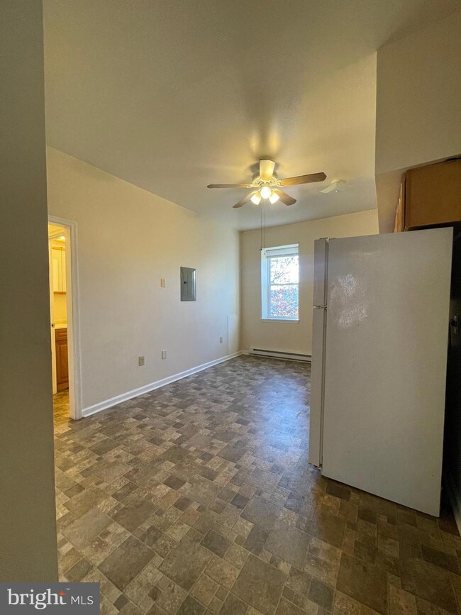 255 S Potomac St unit 2, Hagerstown, MD 21740 - photo 4