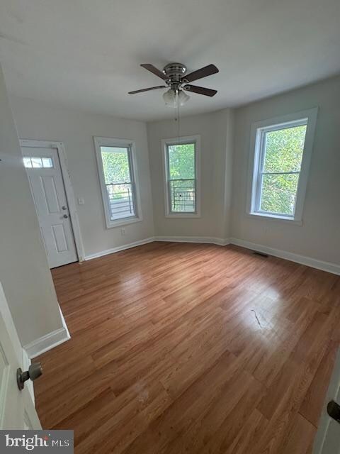 18 S Augusta Ave, Baltimore, MD 21229 - photo 4