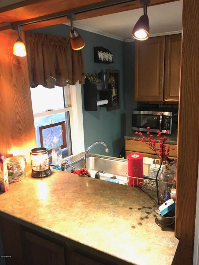 1254 Bridge St, Honesdale, PA 18431 - photo 5