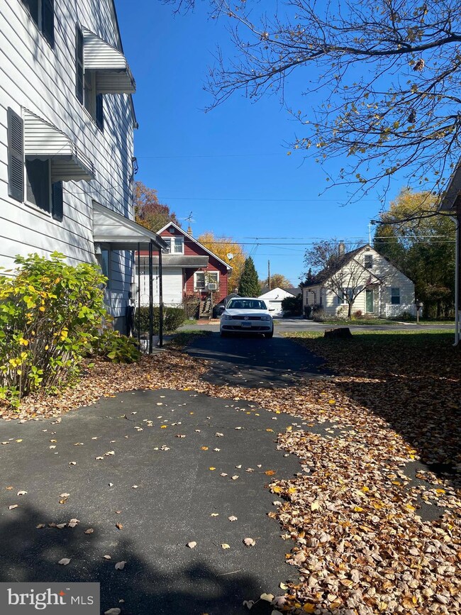 8708 Eddington Rd, Parkville, MD 21234 - photo 4