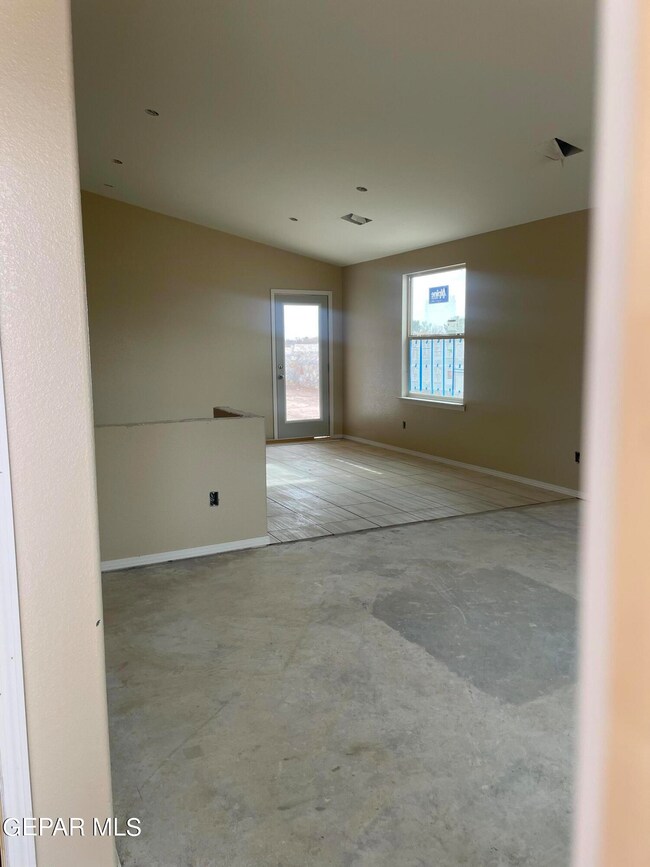 500 Sun Temple Rd, Socorro, TX 79927 - photo 4