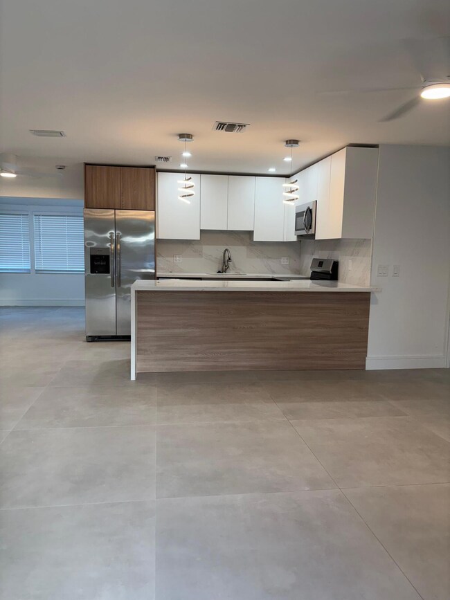 790 Sarazen Dr, West Palm Beach, FL 33413 - photo 3