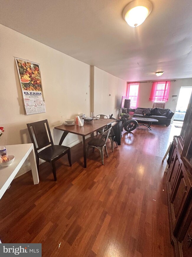 704 Mcclellan St, Philadelphia, PA 19148 - photo 3