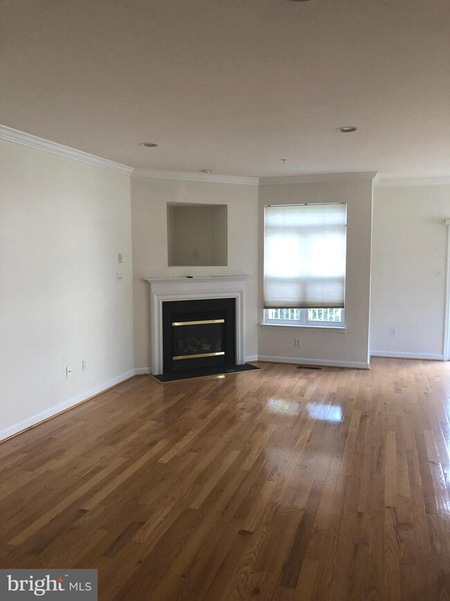 9765 Evening Bird Ln, Laurel, MD 20723 - photo 7