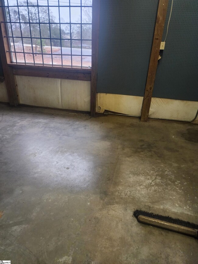 2025 Farrs Bridge Rd, Easley, SC 29640 - photo 5