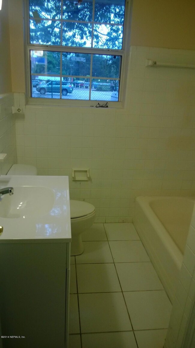 5025 Hollycrest Dr, Jacksonville, FL 32205 - photo 2