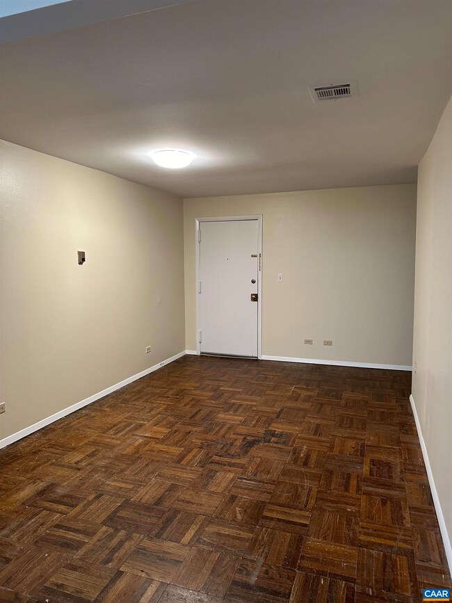 1215 Wertland St unit B32, Charlottesville, VA 22903 - photo 6