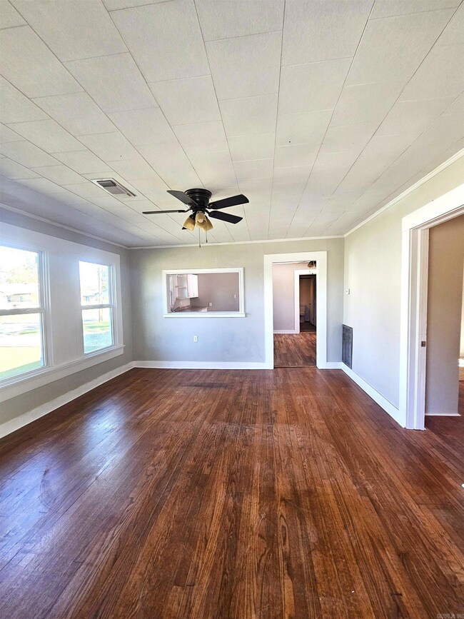 527 E 2nd St S, Prescott, AR 71857 - photo 6