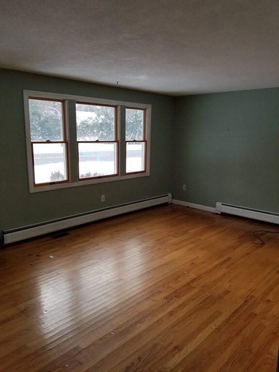 79 Strong St, Easthampton, MA 01027 - photo 4