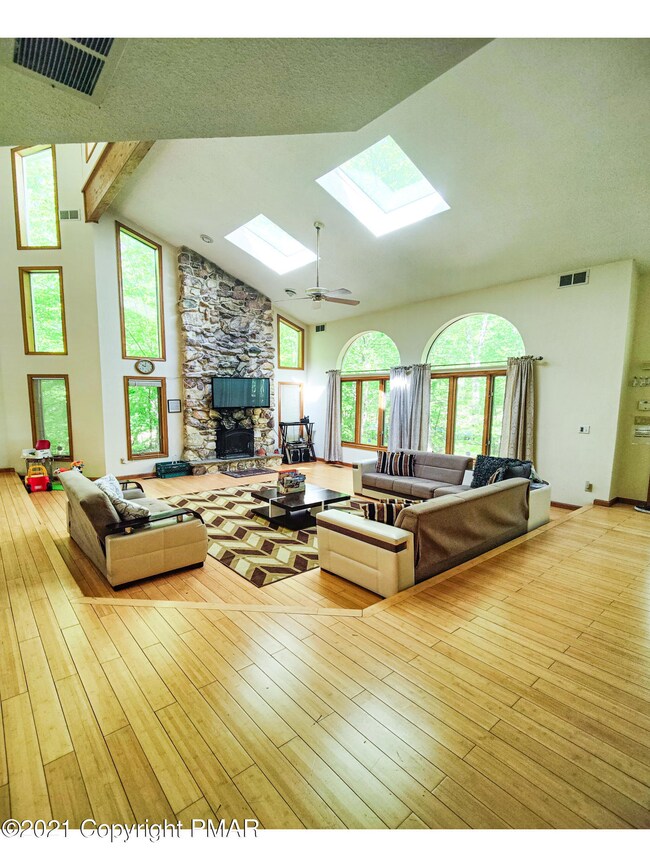 472 Lakeside Dr, East Stroudsburg, PA 18301 - photo 6