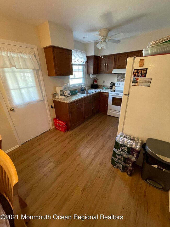 10B Canton Dr unit 51, Whiting, NJ 08759 - photo 5
