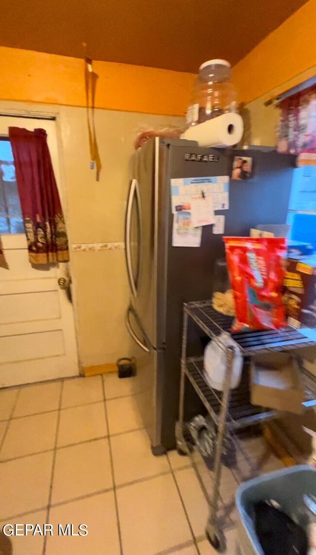 7859 Laura Way, El Paso, TX 79915 - photo 4