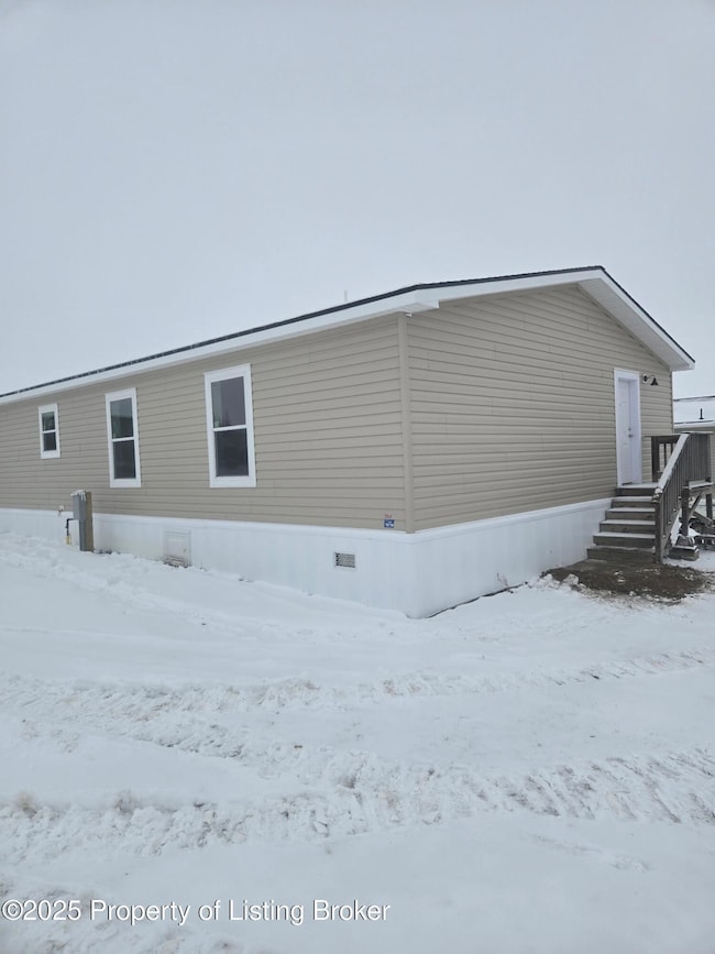 206 2nd St SE, Belfield, ND 58622 - photo 4
