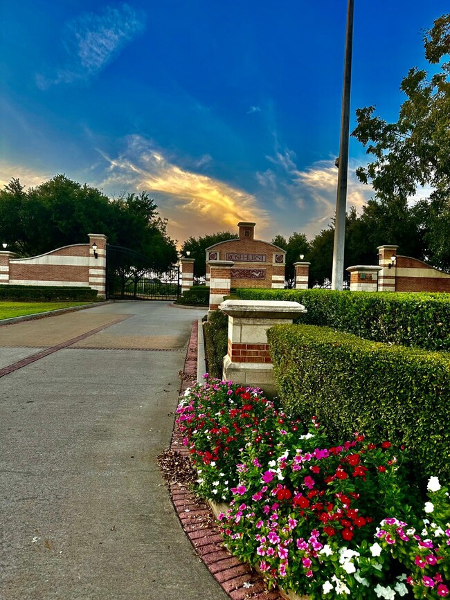 19321 Whispering Grove E, Tomball, TX 77377 - photo 2