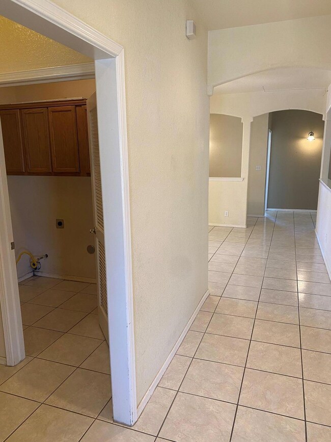 14368 Desert Wind Dr, Horizon City, TX 79928 - photo 6