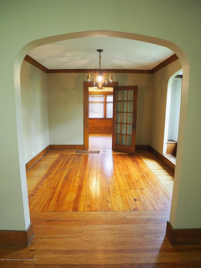 1532 N Genesee Dr, Lansing, MI 48915 - photo 7