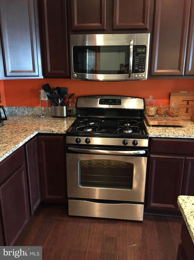 24596 Johnson Oak Terrace unit 4D, Sterling, VA 20166 - photo 3