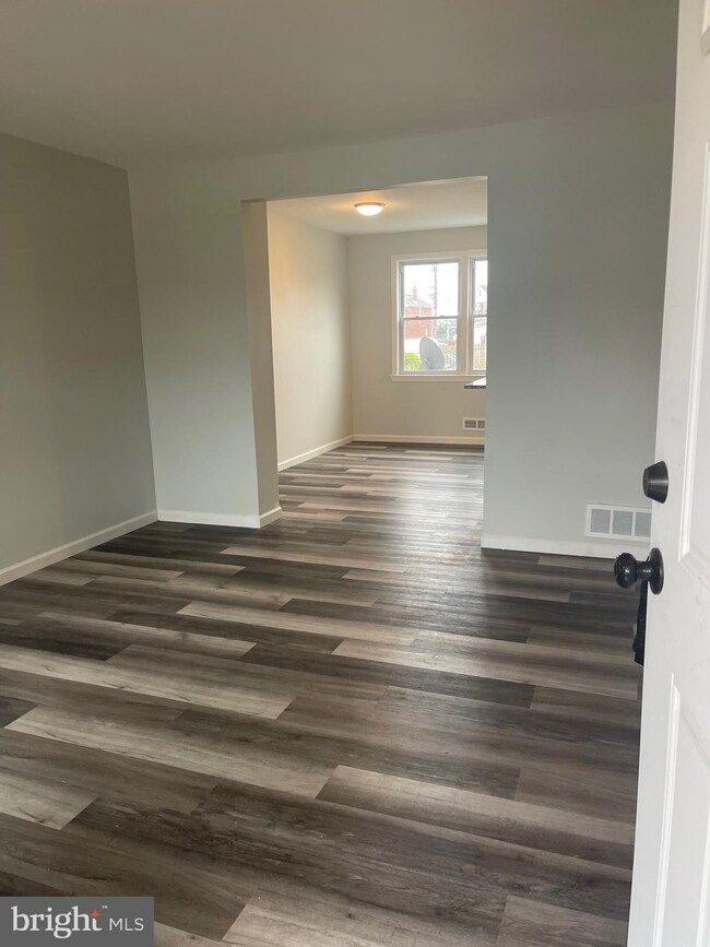 6911 Broening Rd, Dundalk, MD 21222 - photo 5