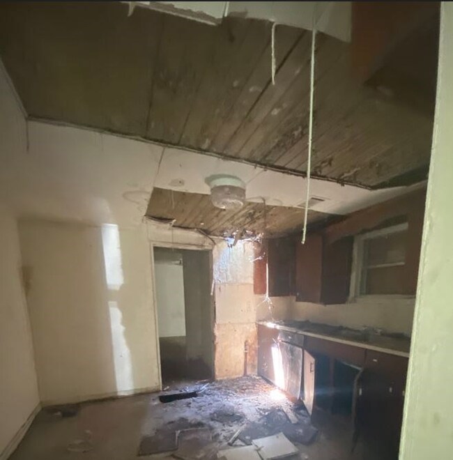 919 Winston Rd, Columbus, GA 31903 - photo 2