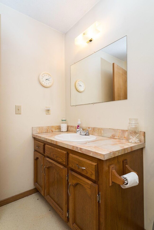 2198 W Mound St, Carthage, MO 64836 - photo 7